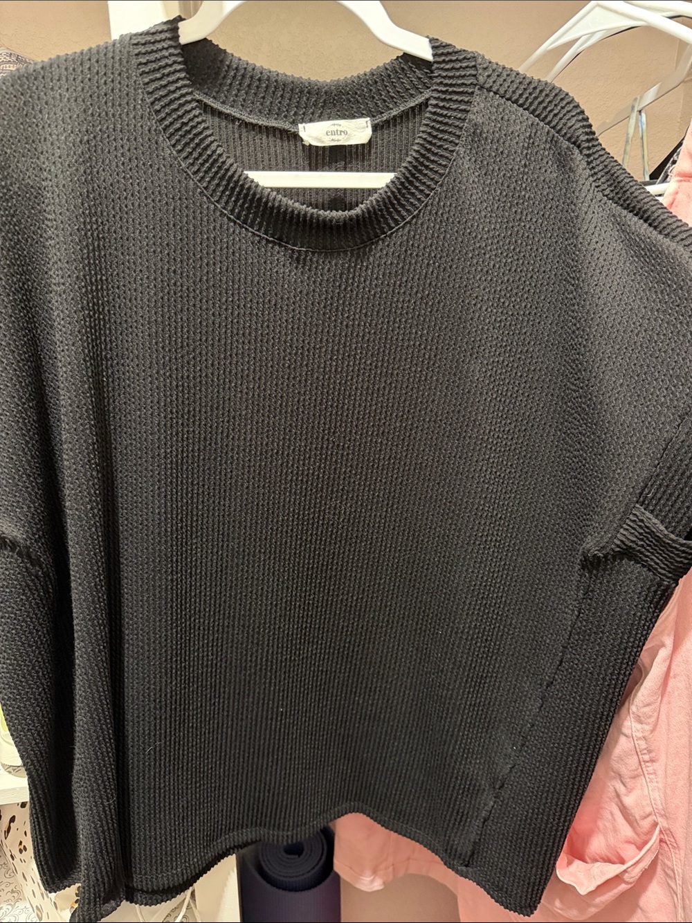 entro Black ribbed top